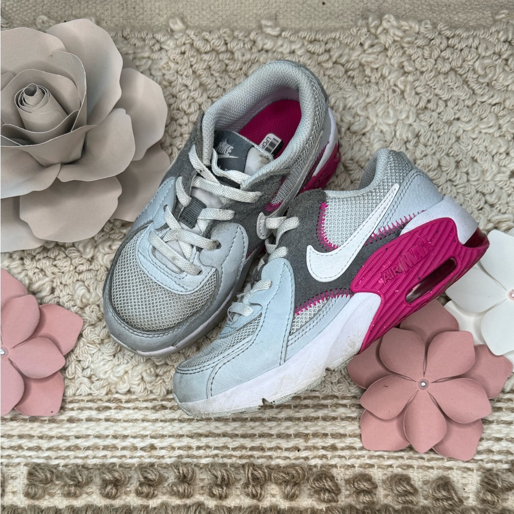 Nike Girls Air Max Size 10.5. Good Condiition